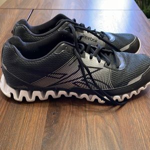 Reebok Zig Nano Zignano size 10 black and white
